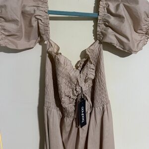 Boohoo Taupe Puff Sleeve Dress
